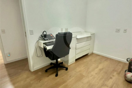Apartamento à venda com 3 quartos, sendo 1 suíte,  em Vila Andrade, São Paulo, SP
