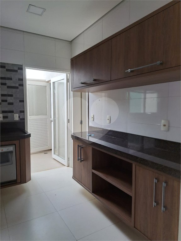 Casa à venda com 3 suítes no condomínio Residencial Terra Nobre, Indaiatuba - SP