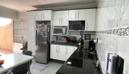 Sobrado à venda com 3 quartos, sendo 1 suíte, em Vila Gustavo, São Paulo, SP
