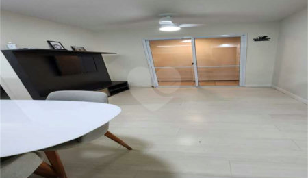 Apartamento à venda com 2 quartos, sendo 1 suíte,  em Parque Reboucas, São Paulo, SP