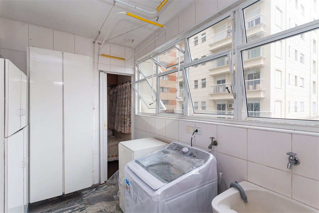 Apartamento à venda com 3 quartos, sendo 1 suíte, em Jardim Paulista, São Paulo, SP