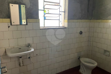 Casa à venda com 3 quartos, sendo 1 suíte, em Indianópolis, São Paulo, SP