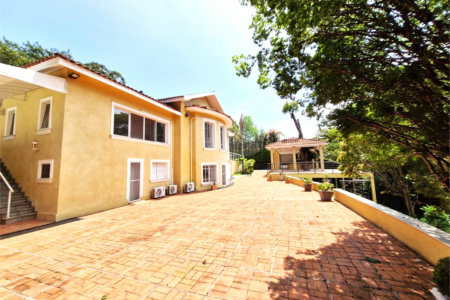 Casa à venda com 4 suítes no condomínio Chácara Flora, São Paulo - SP