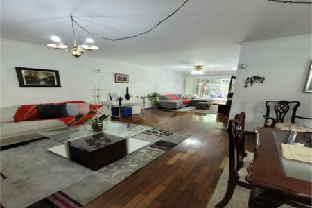 Sobrado à venda com 6 quartos, sendo 2 suítes, em Vila Romana, São Paulo, SP