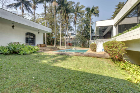 Casa à venda com 4 suítes no condomínio Chácara Flora, São Paulo - SP