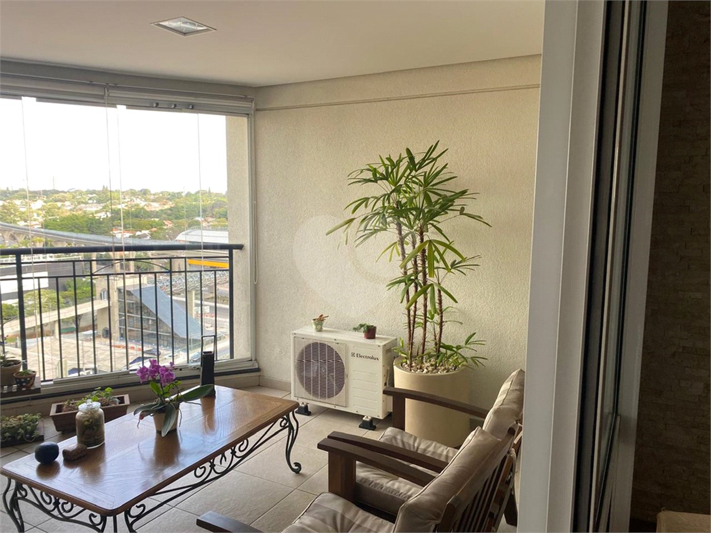Apartamento à venda com 3 quartos, sendo 2 suítes,  em Campo Belo, São Paulo, SP