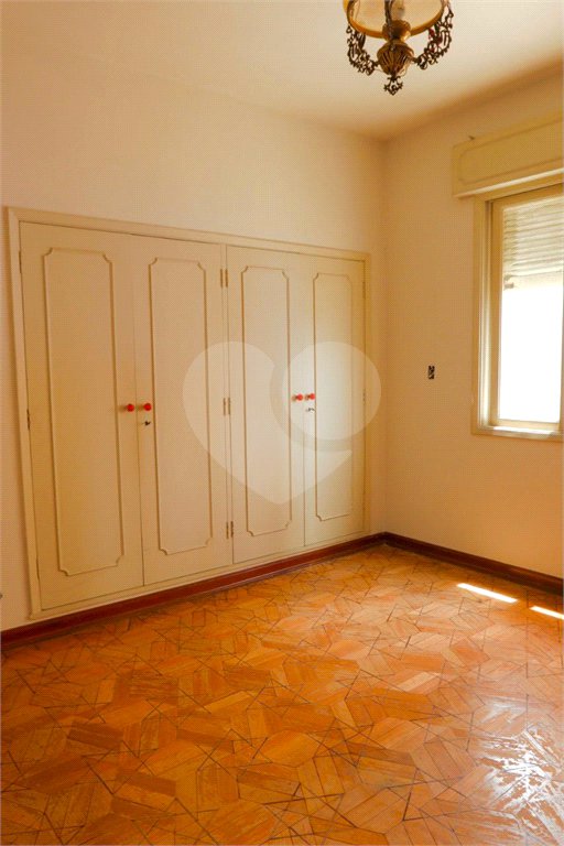 Casa à venda com 3 quartos no condomínio Paderewsky, São Paulo - SP