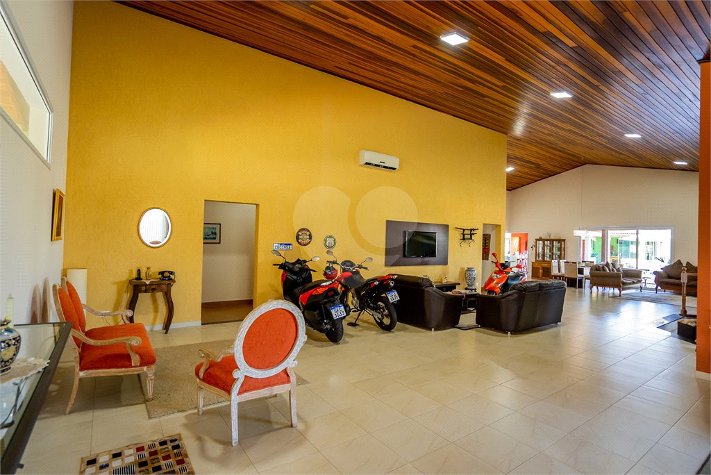 Casa à venda com 3 suítes em Parque Village Castelo, Itu, SP