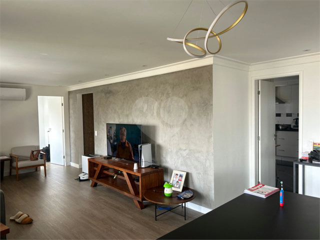 Apartamento à venda com 3 quartos, sendo 2 suítes,  em Alto da Boa Vista, São Paulo, SP