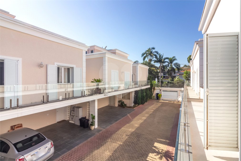 Casa à venda com 4 quartos, sendo 2 suítes, no condomínio Stephanie, São Paulo - SP