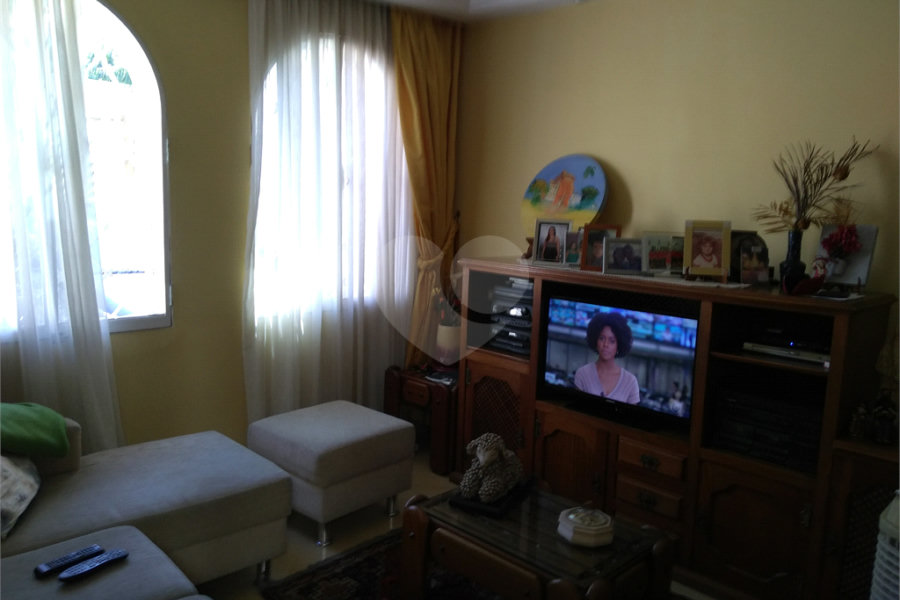 Sobrado à venda com 3 quartos, sendo 1 suíte,  em Vila Ester (zona Norte), São Paulo, SP