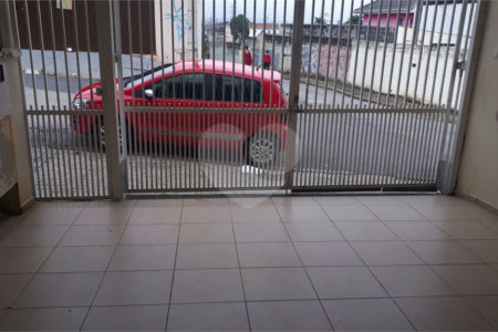 Sobrado à venda com 3 quartos, sendo 1 suíte,  em Vila Caputera, Mogi das Cruzes, SP