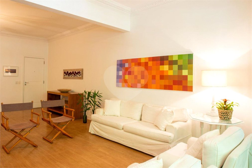 Apartamento à venda com 3 quartos, sendo 1 suíte, em Leme, Rio de Janeiro, RJ