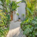 Casa à venda com 4 suítes no condomínio Residencial Canumã, São Paulo - SP