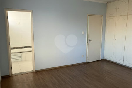 Casa Térrea à venda com 4 quartos, sendo 2 suítes, em Jardim Santa Rosália, Sorocaba, SP