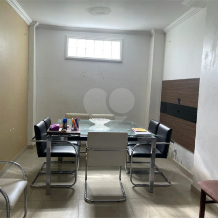 Sobrado à venda com 4 quartos, sendo 2 suítes, em Jardim Marajoara, São Paulo, SP