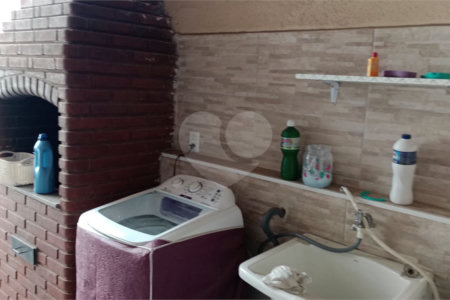 Sobrado à venda com 4 quartos, sendo 1 suíte,  em Parque das Paineiras, Sorocaba, SP