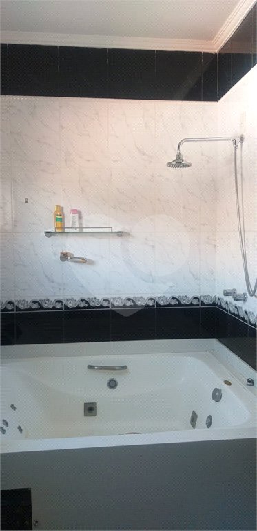 Casa à venda ou para alugar com 3 quartos, sendo 1 suíte, em Parque das Colinas, Valinhos, SP