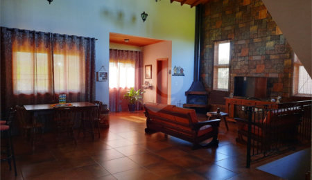 Casa à venda com 3 quartos, sendo 1 suíte,  no condomínio Village Ipanema 1, Araçoiaba da Serra - SP