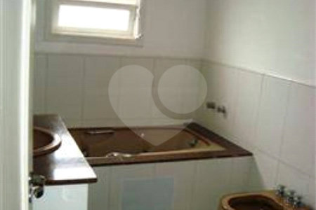 Casa à venda com 4 quartos, sendo 3 suítes, em Vila Alpina, Santo André, SP