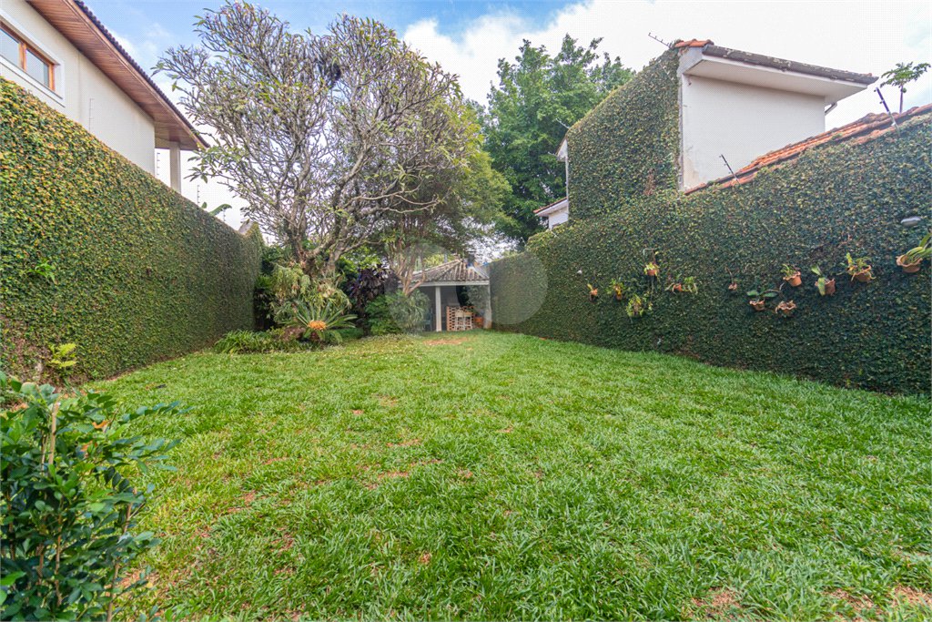 Casa à venda com 4 quartos, sendo 3 suítes, em Brooklin, São Paulo, SP