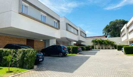 Casa à venda com 4 quartos, sendo 2 suítes,  no condomínio Residencial Vila Lagos, São Paulo - SP