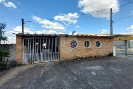 Casa à venda com 2 quartos, sendo 1 suíte, em Vila Barão, Sorocaba, SP