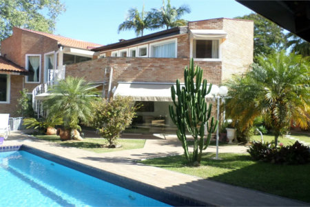 Sobrado à venda com 4 suítes em Recanto Impla, Carapicuíba, SP