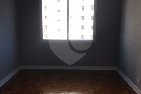 Apartamento à venda 140 m do Metro Anhangabaú