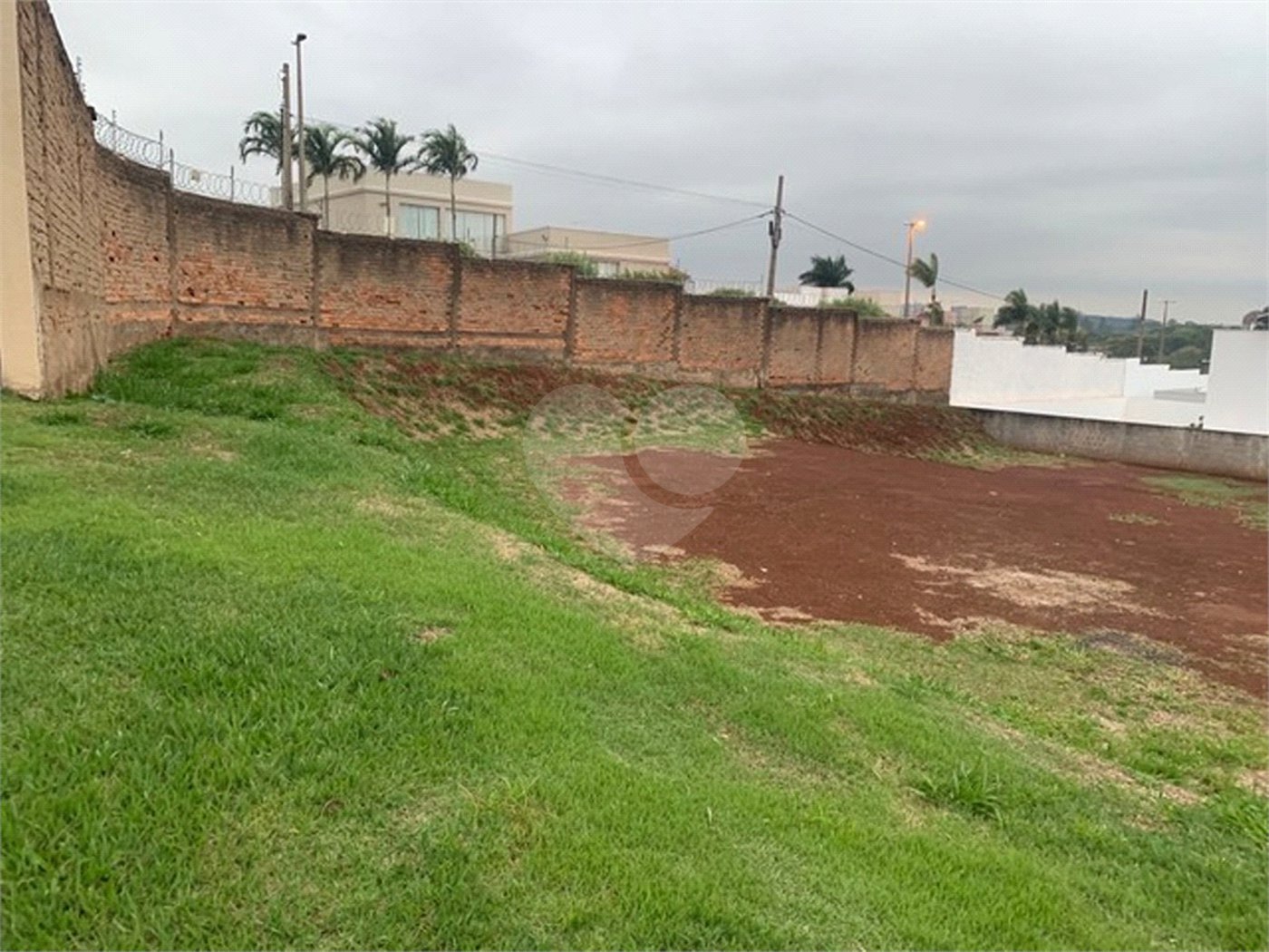 Terreno no Condomínio Nascente do Jaraguá , localizado em Araraquara/SP.