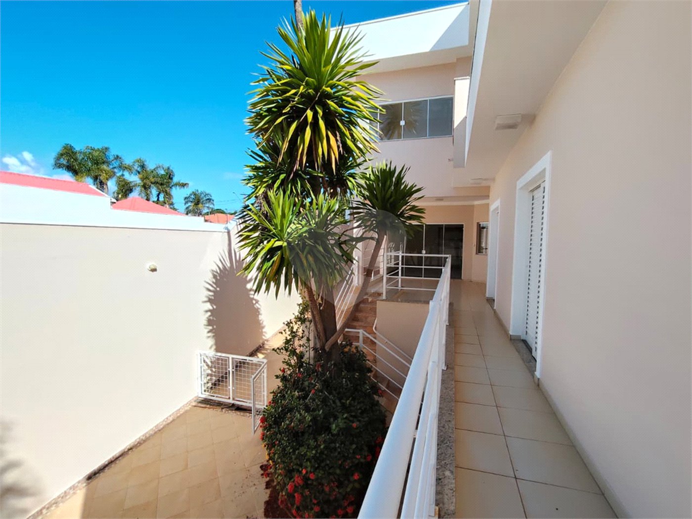 Casa à venda com 5 quartos, sendo 1 suíte,  em Jardim Colombo, Itapetininga, SP