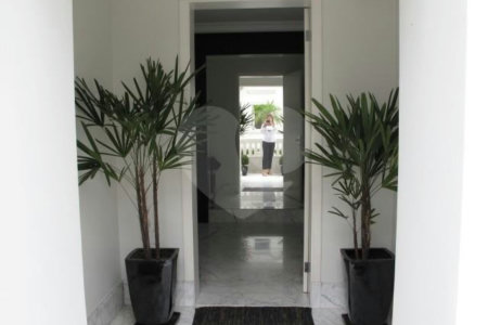 Casa à venda ou para alugar com 4 suítes no condomínio Villa Imperial, São Paulo - SP