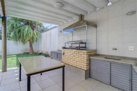 Casa à venda com 3 suítes em Interlagos, São Paulo, SP