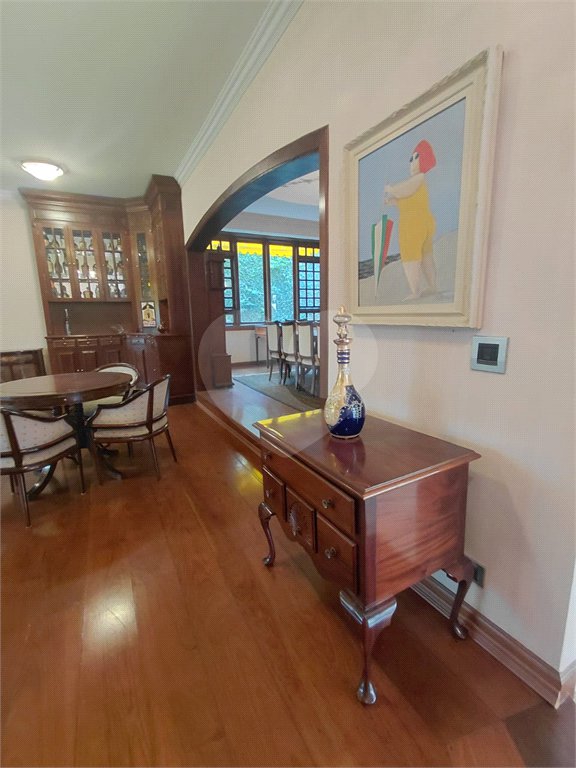 Casa à venda com 4 suítes no condomínio Ville Bourghese, São Paulo - SP