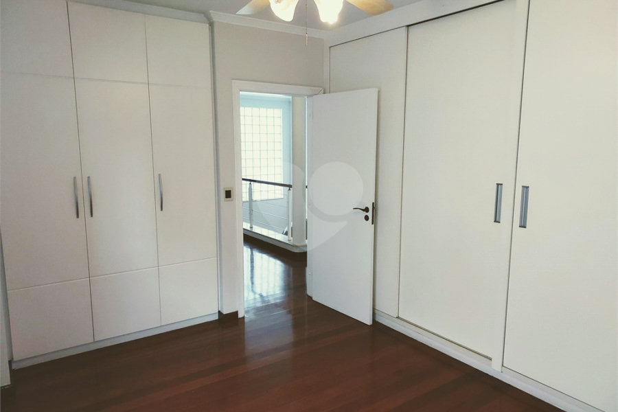 Casa à venda com 3 suítes no condomínio Chácara Francesa, São Paulo - SP