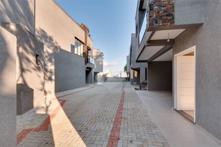 Casa à venda com 4 suítes no condomínio Reserva Robélia, São Paulo - SP