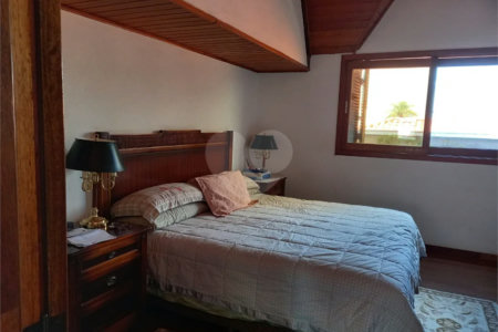 Casa à venda com 5 quartos, sendo 4 suítes, em Jardim São Bento, São Paulo, SP
