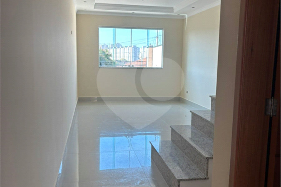 Sobrado à venda com 2 suítes em Vila Rica, São Paulo, SP