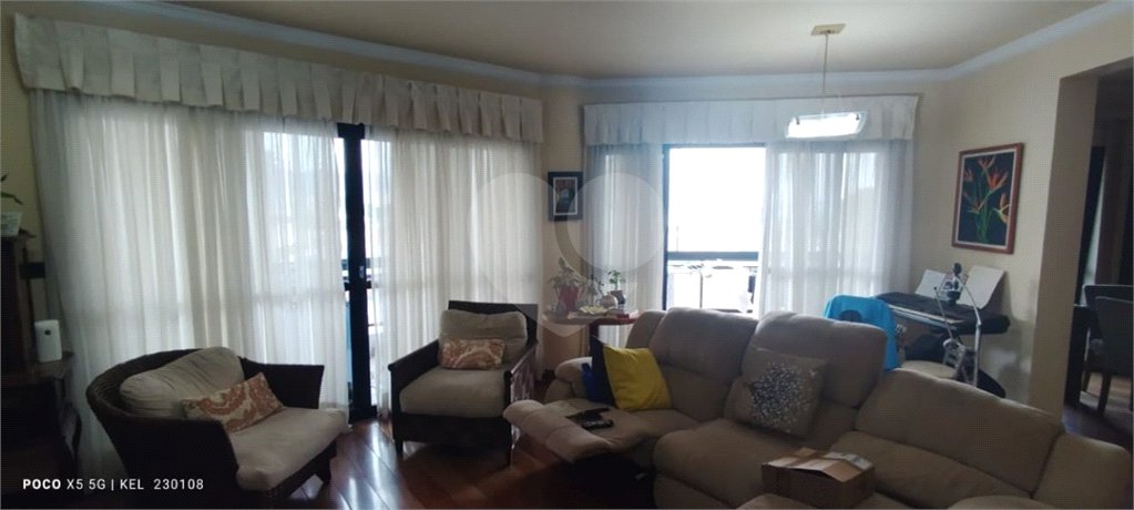 Apartamento à venda com 3 quartos, sendo 2 suítes,  em Vila Oliveira, Mogi das Cruzes, SP
