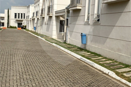 Casa à venda com 3 quartos, sendo 1 suíte, no condomínio Residencial Belle Ville Itaycy, Indaiatuba - SP