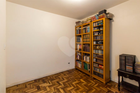 Apartamento à venda com 3 quartos, sendo 1 suíte, em Santo Amaro, São Paulo, SP