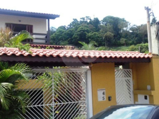 Sobrado à venda com 3 quartos, sendo 1 suíte,  em Tremembé, São Paulo, SP