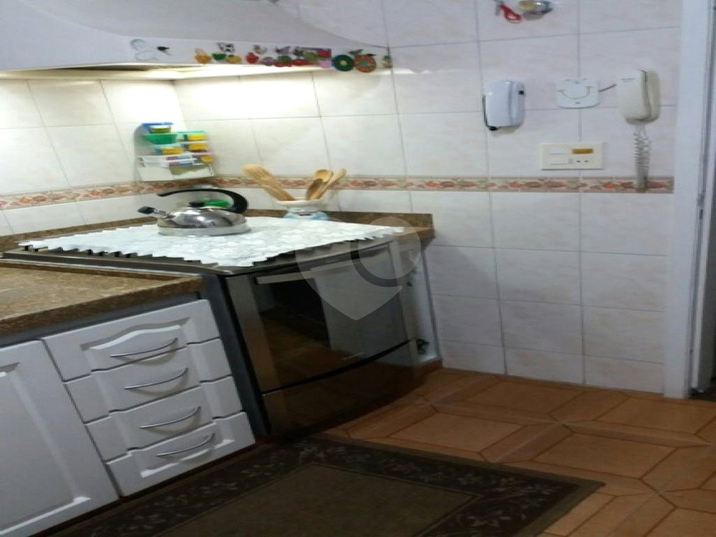 Casa à venda com 3 quartos, sendo 1 suíte,  no condomínio Alameda do Eucaliptos, São Paulo - SP