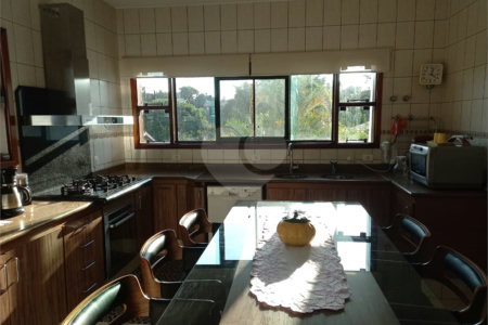 Casa à venda com 4 quartos, sendo 1 suíte, no condomínio Vale do Itamaracá, Valinhos - SP