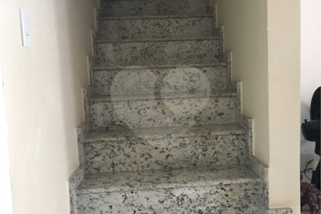 Sobrado à venda com 3 suítes em Vila Nivi, São Paulo, SP