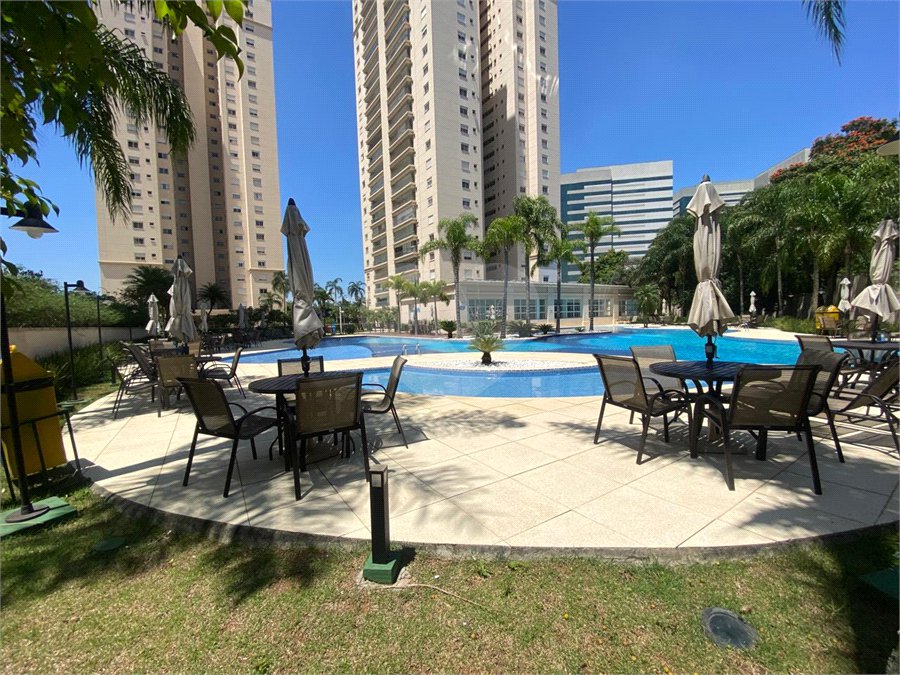 Apartamento à venda com 3 suítes em Jardim Marajoara, São Paulo, SP