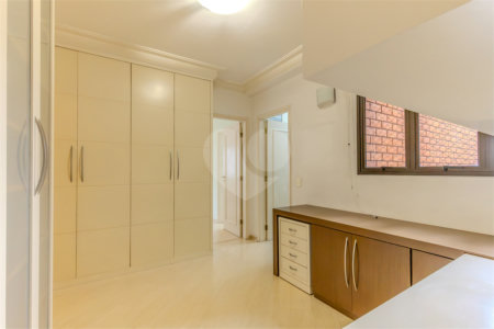 Apartamento à venda com 4 suítes em Moema, São Paulo, SP