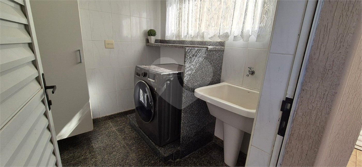 Casa à venda com 5 quartos, sendo 4 suítes, no condomínio Residencial Vilazul, Sorocaba - SP
