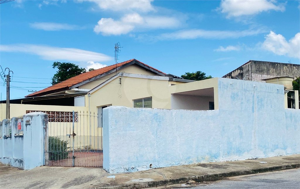 Casa à venda com 2 quartos, sendo 1 suíte, em Jardim Hungares, Sorocaba, SP