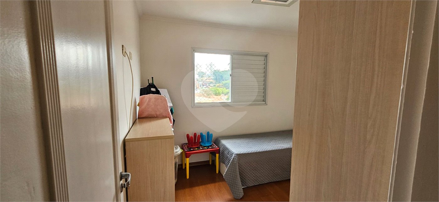 Casa à venda com 3 quartos, sendo 1 suíte, no condomínio Res Santa Inês, São Paulo - SP